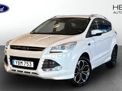 Vit (white) Begagnad 2016 Ford Kuga SUV | 124 900 kr (Marknadspris)