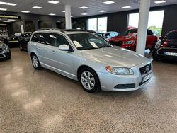 Ljusgrå Begagnad 2012 Volvo V70 Momentum Kombi | 109 900 kr (Lite dyr)