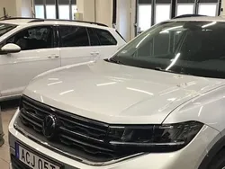 Silver (reflex silver metallic) Begagnad 2024 VW T-Cross Life SUV | 249 900 kr (Lite dyr)