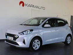 Grå Begagnad 2024 Hyundai i10 Essential Halvkombi | 168 900 kr (Marknadspris)