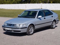 Ljusgrå Begagnad 2002 Saab 9-3 Halvkombi | 39 900 kr (Dyr)