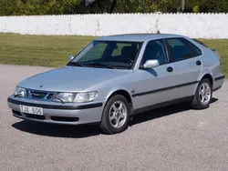 Ljusgrå Begagnad 2002 Saab 9-3 Halvkombi | 39 900 kr (Dyr)