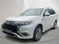 Vit Begagnad 2019 Mitsubishi Outlander SUV | 226 000 kr (Marknadspris)