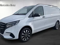 Vit (white) Ny 2024 Mercedes Vito Minibuss | 642 681 kr (Marknadspris)