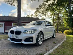 Vit Begagnad 2016 BMW 118 M Sport Halvkombi | 159 000 kr (Marknadspris)