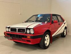 Röd Begagnad 1988 Lancia Delta Halvkombi | 1 100 000 kr
