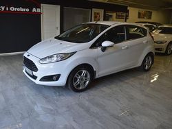 Vit Begagnad 2014 Ford Fiesta Titanium Halvkombi | 84 900 kr (Marknadspris)