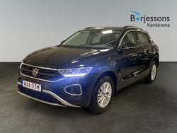 Svart Begagnad 2022 VW T-Roc Life SUV | 213 000 kr (Marknadspris)