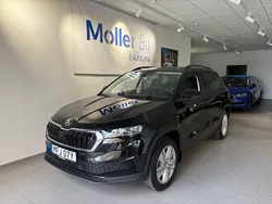 Svart Ny 2025 Skoda Karoq Selection SUV | 314 900 kr (Marknadspris)