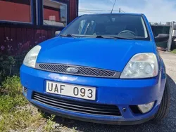 Blå Begagnad 2003 Ford Fiesta Halvkombi | 27 000 kr (Lite dyr)