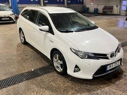 Vit Begagnad 2015 Toyota Auris Touring Sports Kombi | 119 000 kr (Bra pris)
