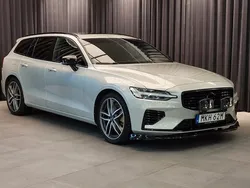 Vit Begagnad 2011 Volvo V60 R-Design Kombi | 119 500 kr
