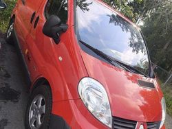 Röd Begagnad 2013 Renault Trafic Van | 60 000 kr (Bra pris)
