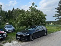 Svart Begagnad 2020 Volvo V90 Momentum Kombi | 130 000 kr