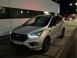 Grå Begagnad 2019 Ford Kuga ST-Line SUV | 212 900 kr (Marknadspris)