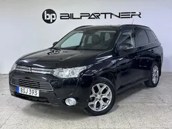 Svart Begagnad 2014 Mitsubishi Outlander P-HEV SUV | 99 900 kr (Marknadspris)