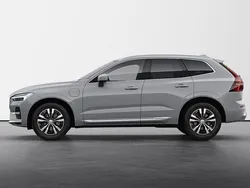 Grå Ny 2024 Volvo XC60 Core SUV | 564 900 kr (Marknadspris)