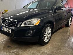 Svart Begagnad 2010 Volvo XC60 Summum SUV | 75 000 kr (Marknadspris)