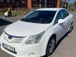 Vit Begagnad 2010 Toyota Avensis Sedan | 68 000 kr (Bra pris)