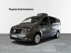 Grå Begagnad 2023 Mercedes Vito Minibuss | 549 000 kr