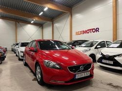 Röd Begagnad 2014 Volvo V40 Kinetic Halvkombi | 99 900 kr (Marknadspris)