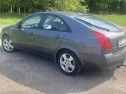 Grå Begagnad 2004 Nissan Primera Halvkombi | 75 000 kr