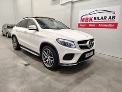 Vit Begagnad 2016 Mercedes GLE400 AMG line Sportkupé | 359 900 kr