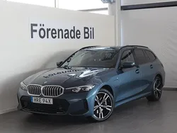Blå (arctic race blå metallic) Begagnad 2024 BMW 330e M Sport Kombi | 519 000 kr (Marknadspris)