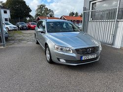 Silver (silver metallic ) Begagnad 2014 Volvo V70 Momentum Kombi | 179 900 kr (Dyr)