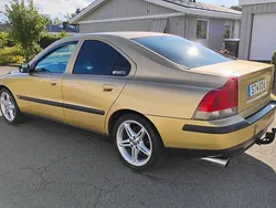 Gul Begagnad 2002 Volvo S60 Sedan | 27 500 kr (Marknadspris)