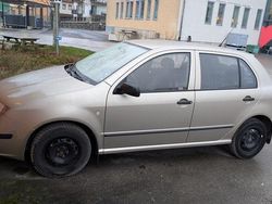 Begagnad 2005 Skoda Fabia Halvkombi | 21 000 kr (Marknadspris)