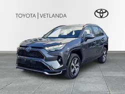 Mörkgrå (grå) Ny 2025 Toyota RAV4 Hybrid Active SUV | 538 300 kr (Marknadspris)