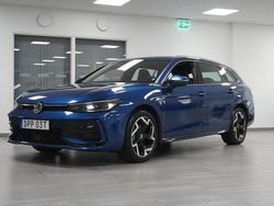 Blå Begagnad 2024 VW Passat R-line Kombi | 449 800 kr