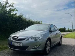 Grå Begagnad 2011 Opel Astra Enjoy Halvkombi | 64 900 kr (Marknadspris)