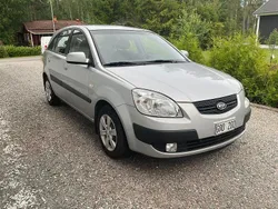 Silver Begagnad 2007 Kia Rio Halvkombi | 59 000 kr (Lite dyr)