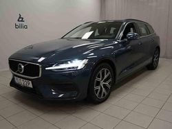 Blå Begagnad 2023 Volvo V60 Kombi | 309 900 kr (Marknadspris)