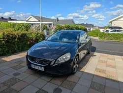 Svart Begagnad 2013 Volvo S60 R-Design Sedan | 140 000 kr (Superpris)