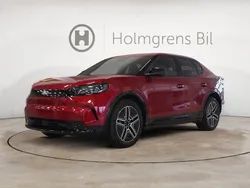 Röd (lucid red premium metallic) Begagnad 2024 Ford Capri Premium Halvkombi | 569 800 kr (Marknadspris)