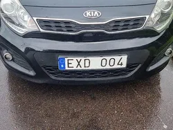 Svart Begagnad 2013 Kia Rio Halvkombi | 60 000 kr (Dyr)