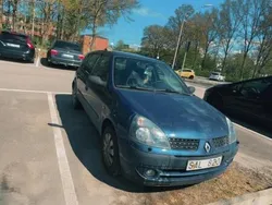 Blå Begagnad 2003 Renault Clio II Expression Halvkombi | 14 000 kr (Bra pris)