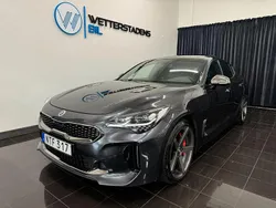 Grå Begagnad 2018 Kia Stinger 3 Halvkombi | 299 000 kr (Marknadspris)