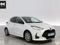Vit Begagnad 2023 Mazda 2 Halvkombi | 239 000 kr (Lite dyr)