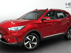 Röd (red) Begagnad 2021 MG ZS Luxury Sedan | 244 900 kr (Bra pris)