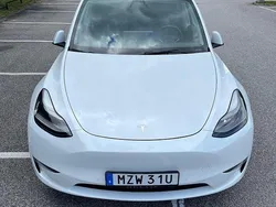 Vit Begagnad 2021 Tesla Model Y Long Range AWD SUV | 290 000 kr