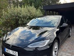 Svart Begagnad 2018 Tesla Model S Halvkombi | 255 000 kr (Marknadspris)