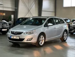 Grå Begagnad 2011 Opel Astra Enjoy Kombi | 59 900 kr (Marknadspris)