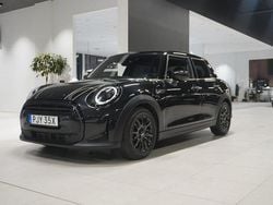 Svart Begagnad 2022 Mini Cooper Halvkombi | 249 800 kr (Marknadspris)