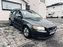 Grå Begagnad 2011 Volvo V50 Momentum Kombi | 39 900 kr (Superpris)