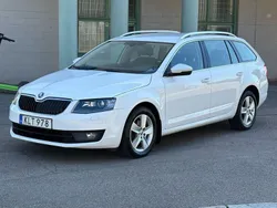 Vit Begagnad 2014 Skoda Octavia Elegance Kombi | 79 900 kr (Lite dyr)