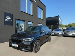 Svart Begagnad 2019 BMW X5 xLine SUV | 389 900 kr (Marknadspris)
